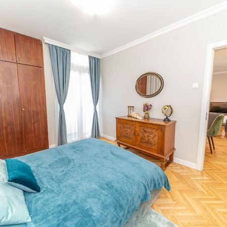 City Center De Lux Apartment Bar Bagian luar foto