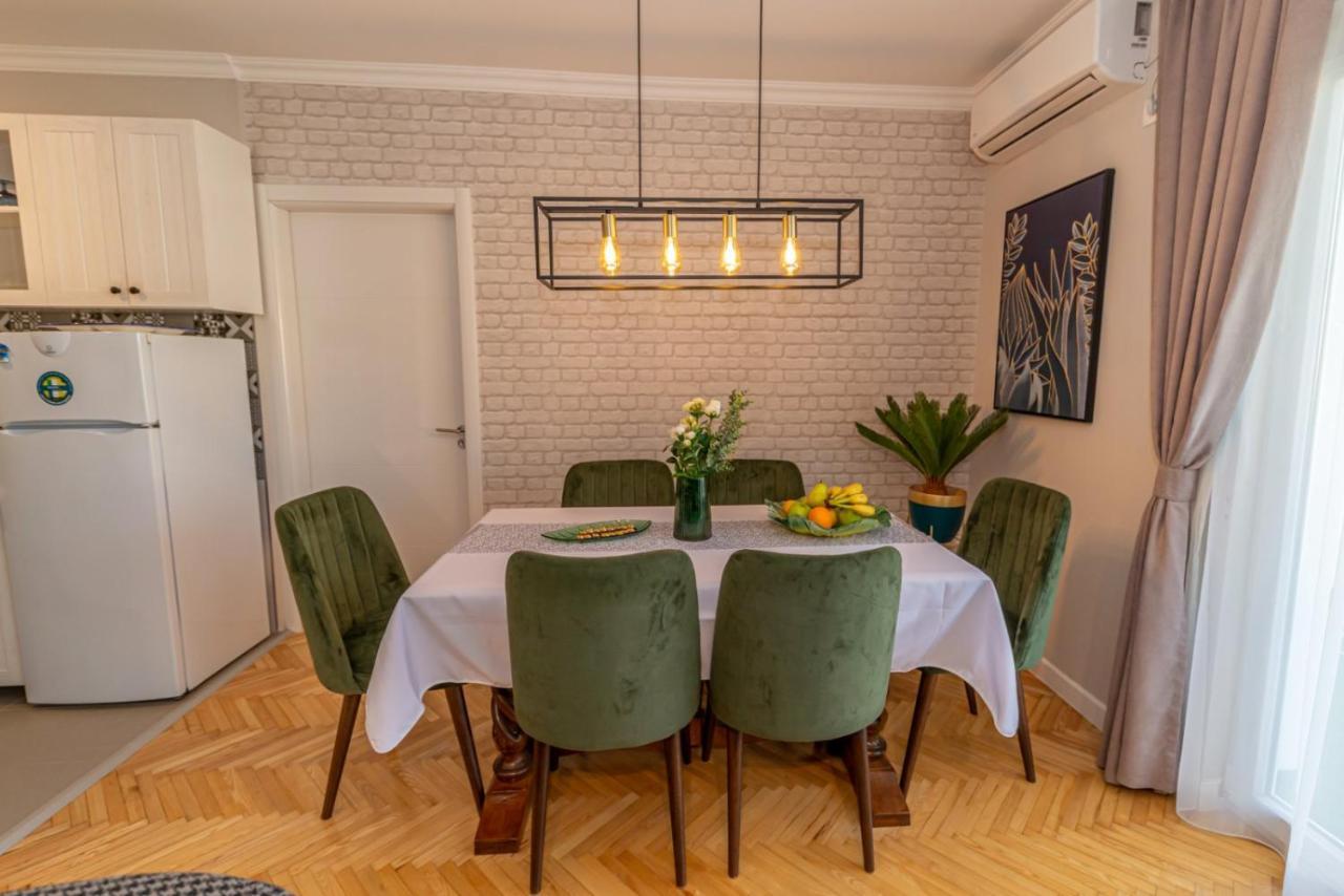 City Center De Lux Apartment Bar Bagian luar foto