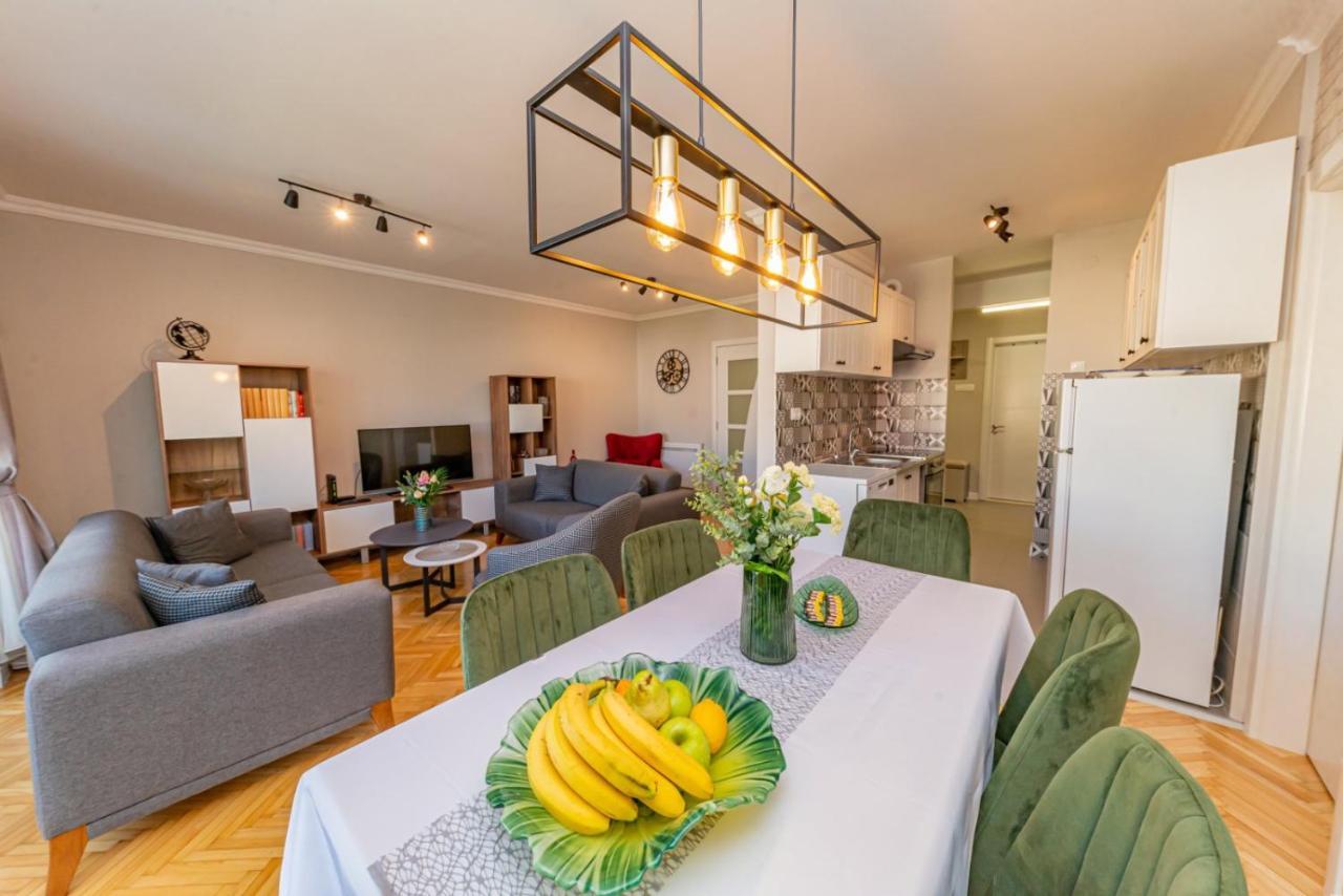 City Center De Lux Apartment Bar Bagian luar foto